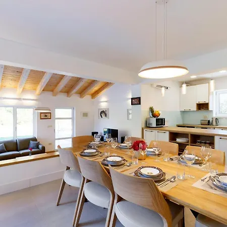 Jure With Heated Pool, Great Garden, Quiet Location