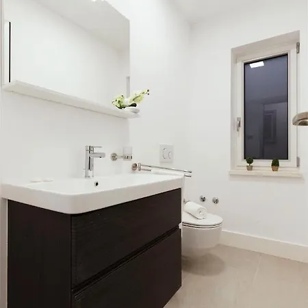 Jure With Pool, Sauna, 4 Bedrooms, 4 Bathrooms, Dalmatian Hinterland Villa *