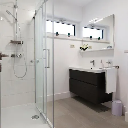 Villa Jure With Heated Pool, Great Garden, Quiet Location *