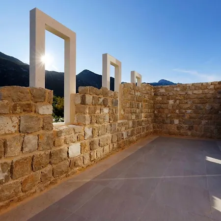 Jure - Heated Pool, Sauna, Tennis & Mini Golf I Dalmatia Hinterland Župa