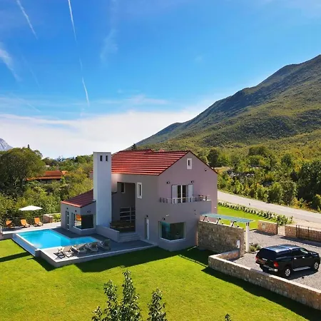 Villa Jure With Heated Pool, Great Garden, Quiet Location *