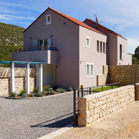 Jure With Heated Pool, Great Garden, Quiet Location