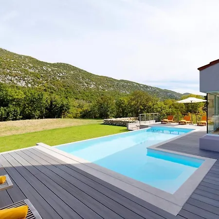 Jure With Heated Pool, Great Garden, Quiet Location Zupa