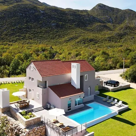 Jure With Heated Pool, Great Garden, Quiet Location Zupa