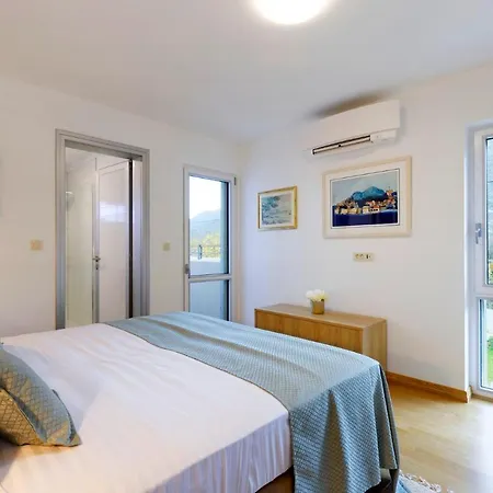 Jure With Heated Pool, Great Garden, Quiet Location Villa