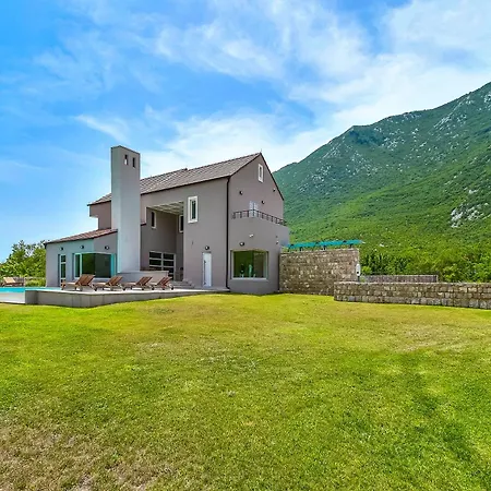 Jure - Heated Pool, Sauna, Tennis & Mini Golf I Dalmatia Hinterland * Župa