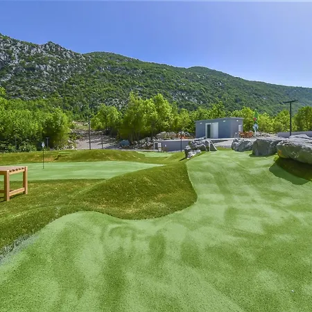 Jure - Heated Pool, Sauna, Tennis & Mini Golf I Dalmatia Hinterland Villa Župa