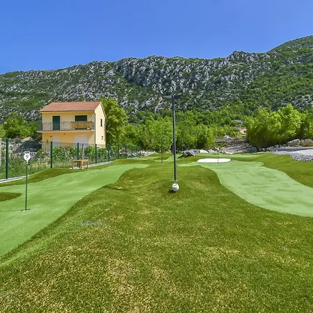 Villa Jure - Heated Pool, Sauna, Tennis & Mini Golf I Dalmatia Hinterland